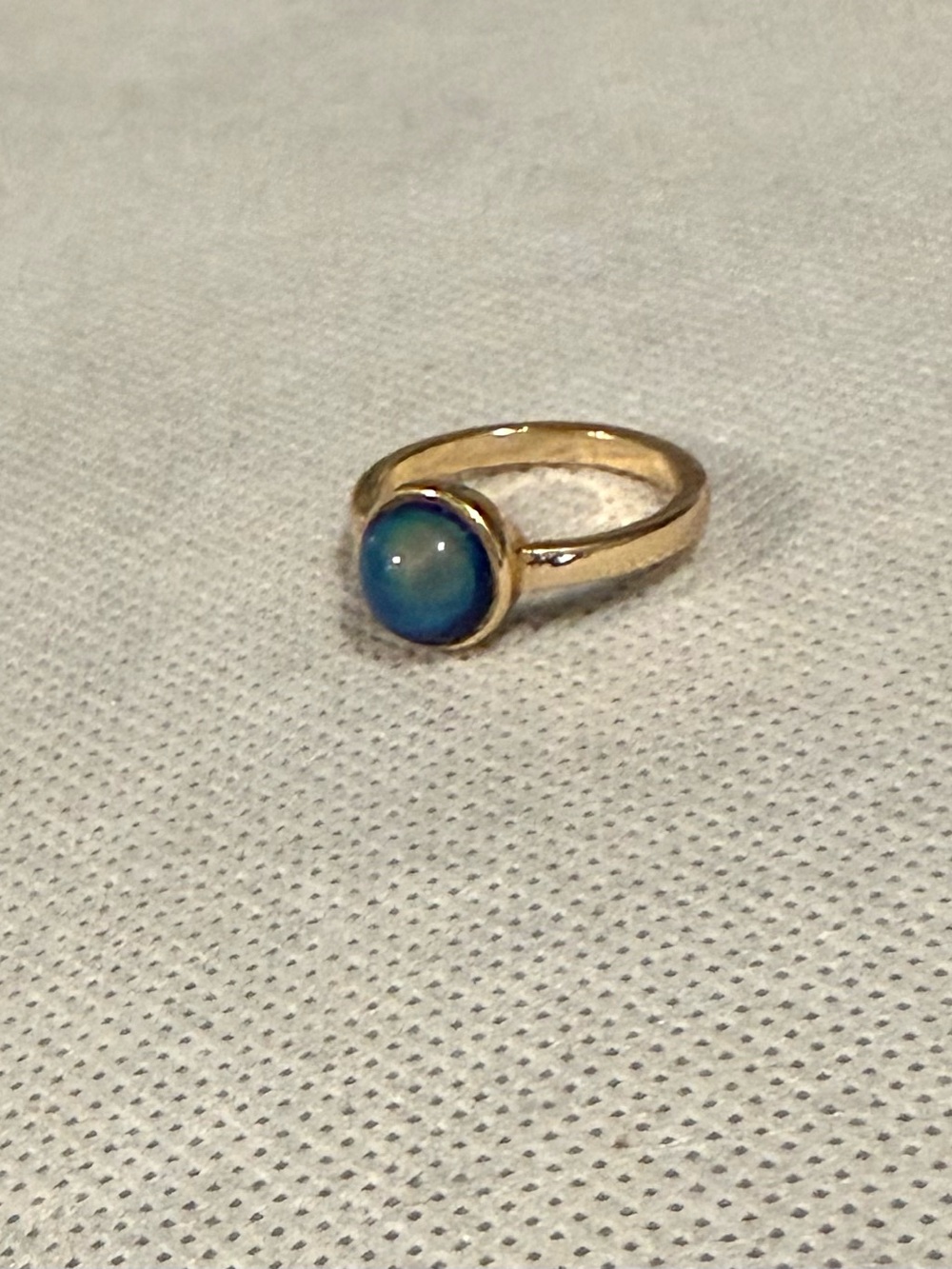 Gold Ring with Blue Opal Cabochon Stone Change Colors - Size:6 1/2